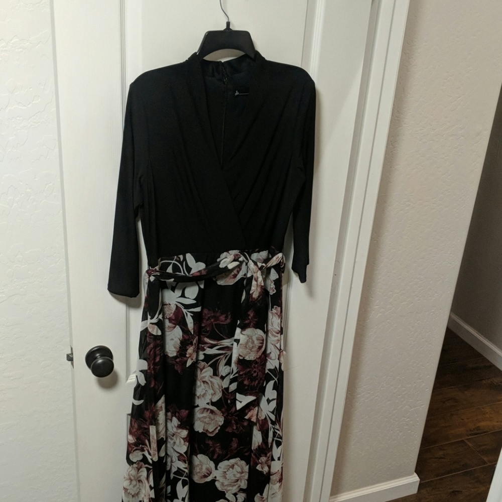 Long sleeve v neck maxi dress